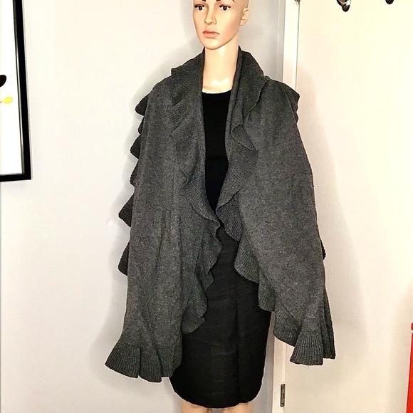 Women’s Elegant Gray Shawl - Picture 2 of 5